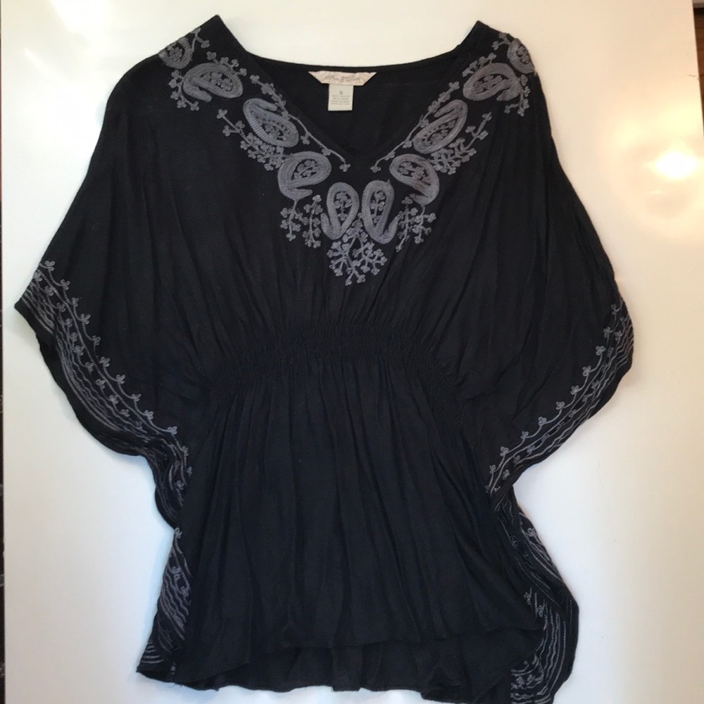 Dark blue top with beautiful stitch detail